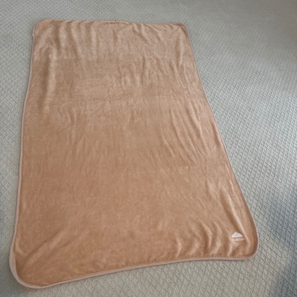 BlueHills Cozy Plush Blanket Throw Beige Soft Warm Fuzzy Just the Blanket